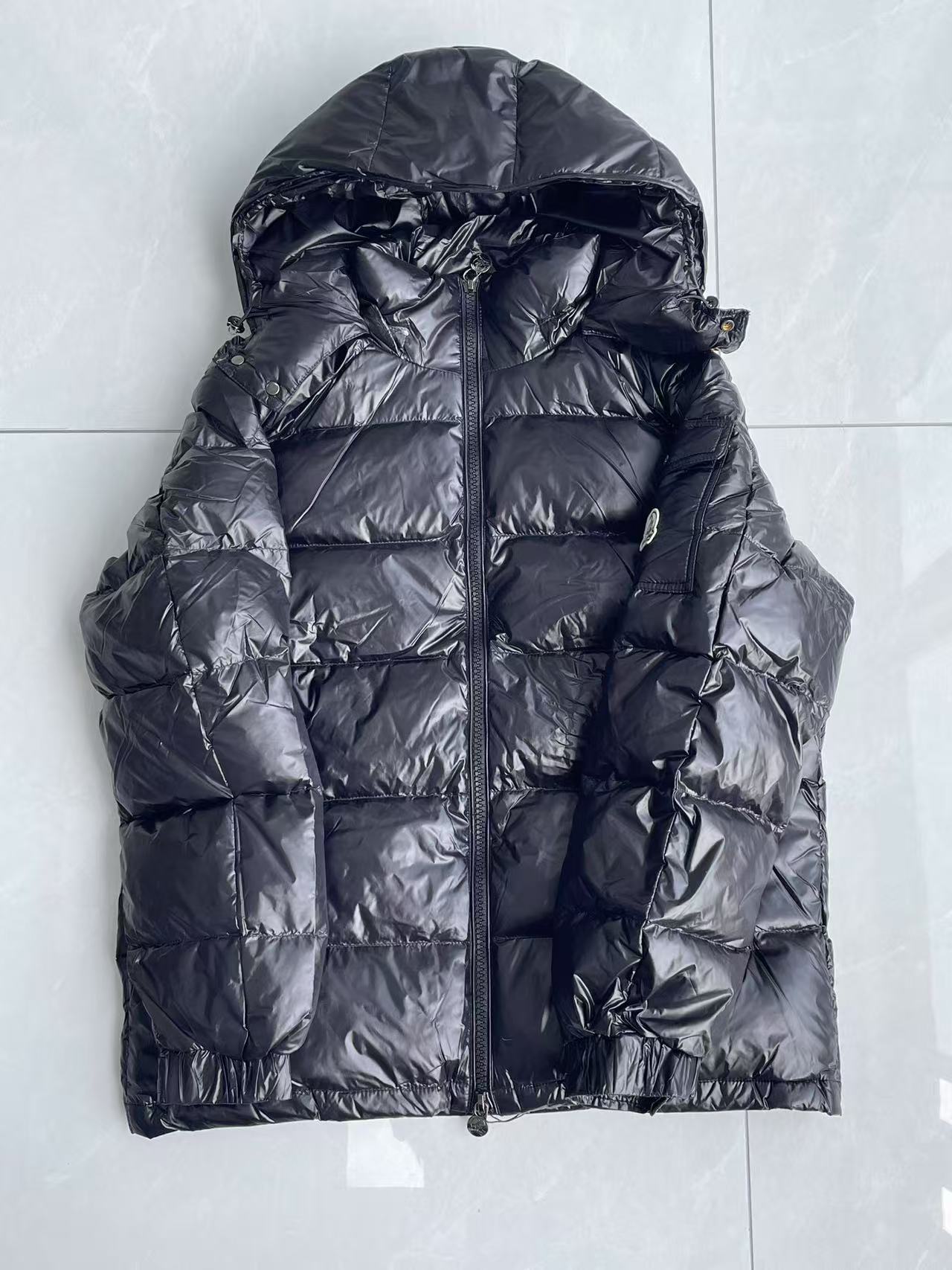 男款连帽亮面短款羽绒服实拍